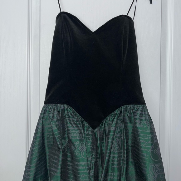 Vintage Corset Style Green Strapless Dress - Picture 3 of 4